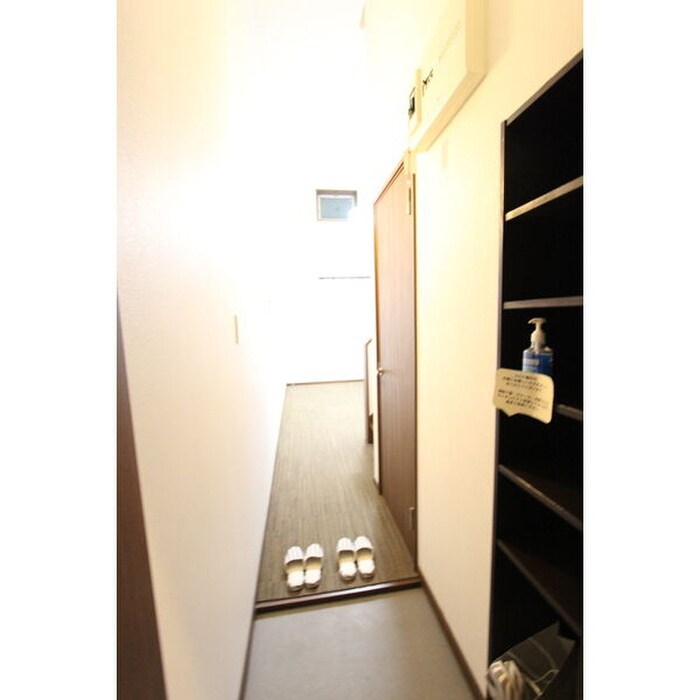 物件内観写真7　(玄関)