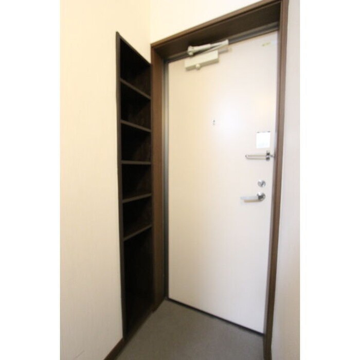 物件内観写真16　(玄関)