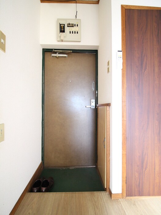 物件内観写真7　(玄関)