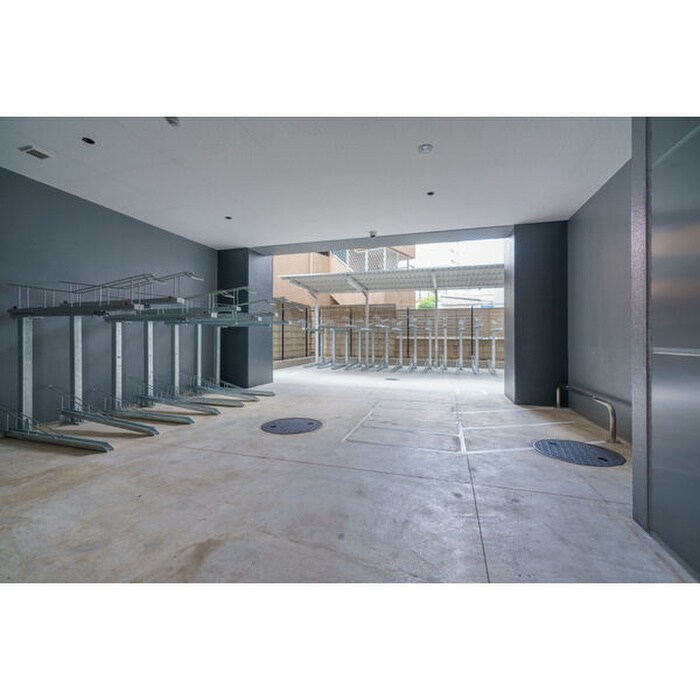 物件外観写真4　(駐輪場)