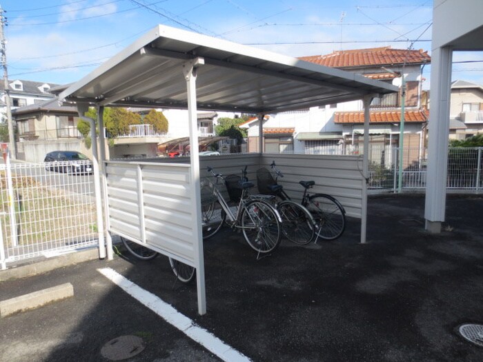 物件外観写真3　(駐輪場)