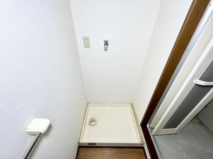 物件内観写真19　(洗濯機置場)