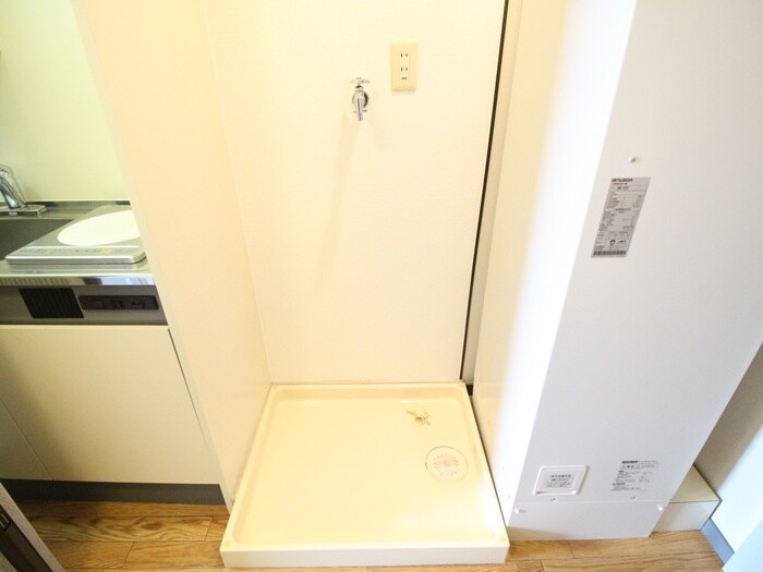 物件内観写真13　(洗濯機置場)