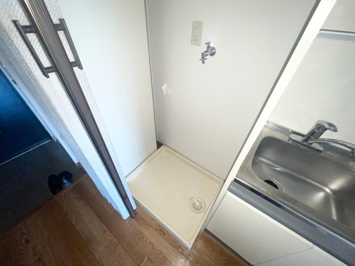 物件内観写真15　(洗濯機置場)