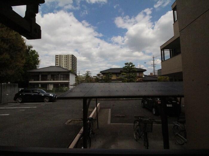 物件内観写真16　(室内からの展望)