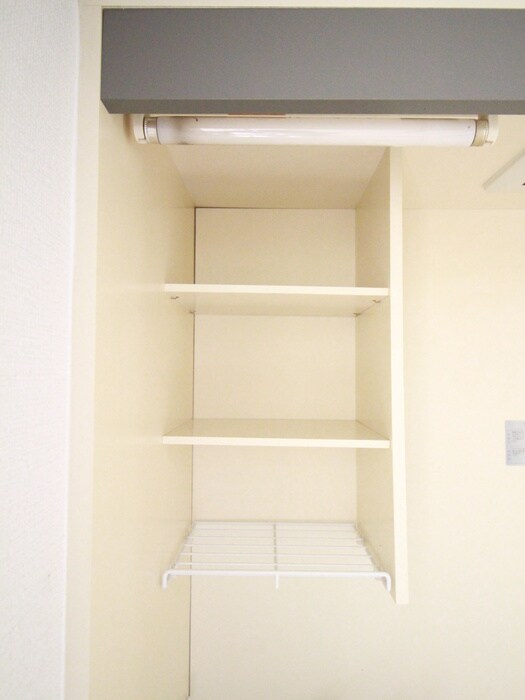 物件内観写真18　(収納)