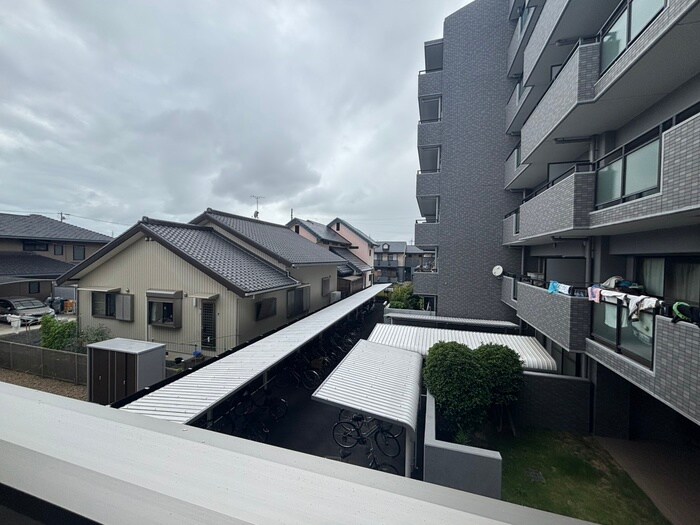 物件内観写真16　(室内からの展望)