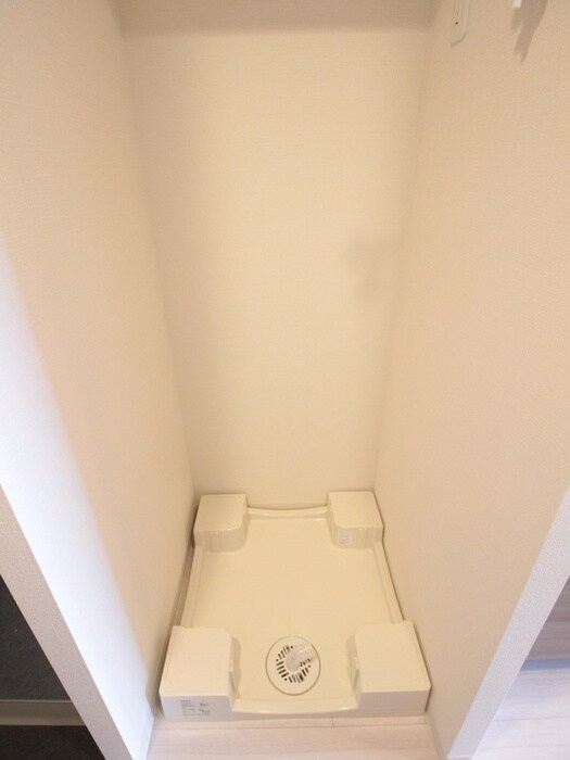 物件内観写真10　(洗濯機置場)