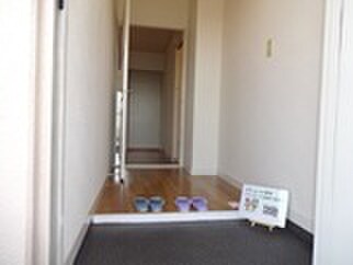 物件内観写真13　(玄関)