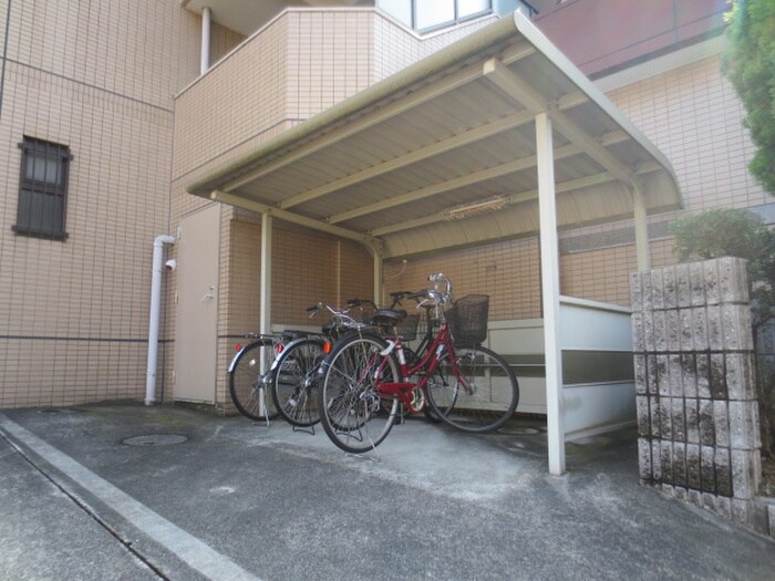 物件外観写真5　(駐輪場)