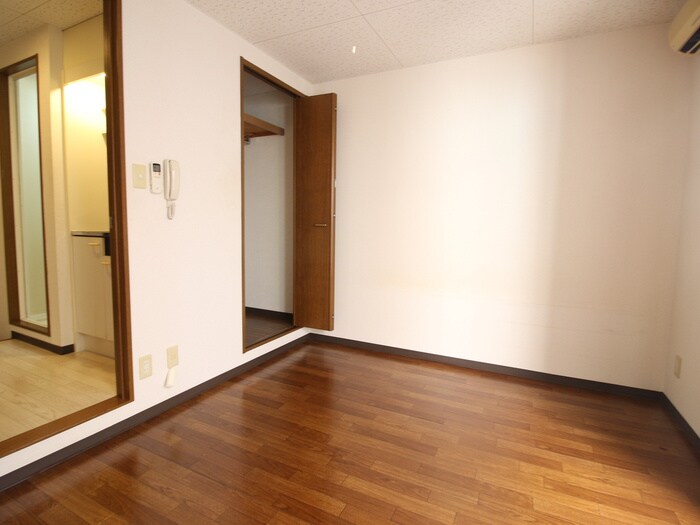 物件内観写真13　(居室)