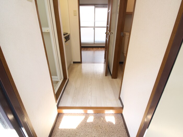 物件内観写真15　(玄関)