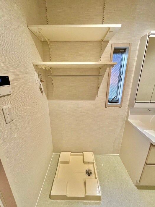 物件内観写真13　(洗濯機置場)