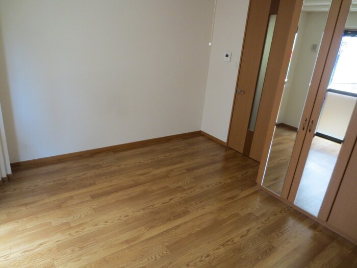 物件内観写真5　(居室)