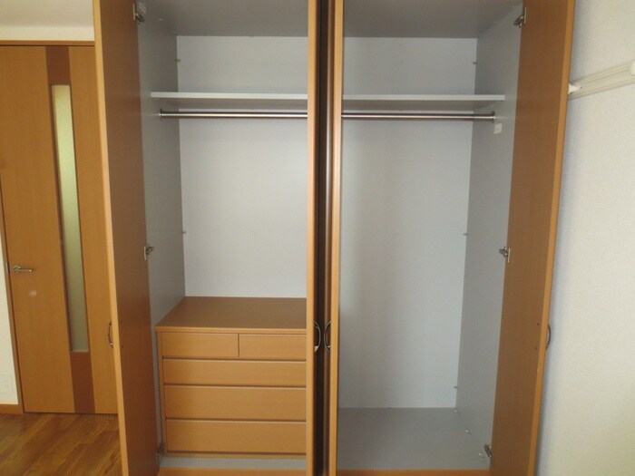 物件内観写真6　(収納)