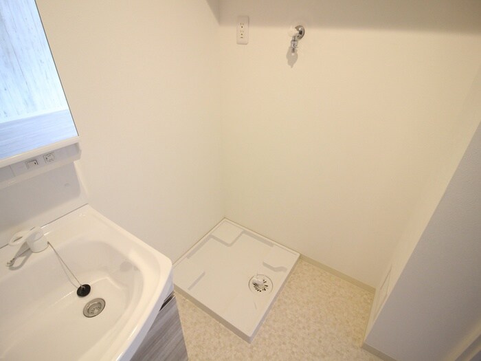 物件内観写真14　(洗濯機置場)