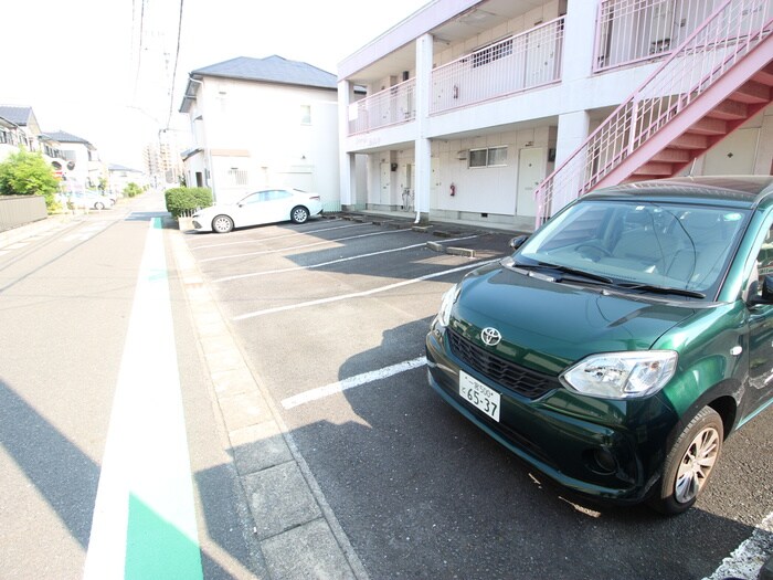 物件外観写真4　(駐車場)