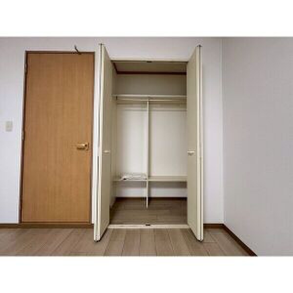 物件内観写真8　(収納)