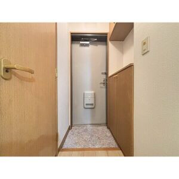 物件内観写真14　(玄関)