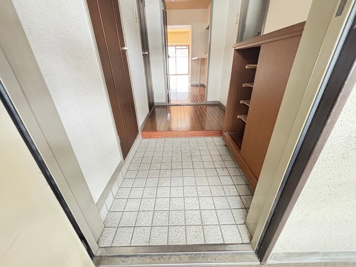 物件内観写真21　(玄関)