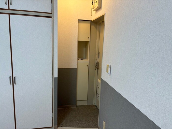 物件内観写真18　(玄関)