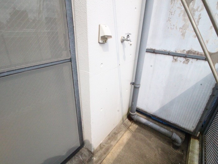 物件内観写真13　(洗濯機置場)