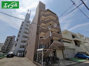 ライジング泉外観写真