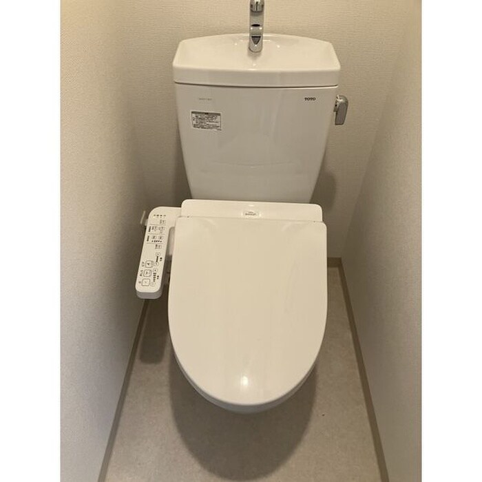 物件内観写真5　(トイレ)