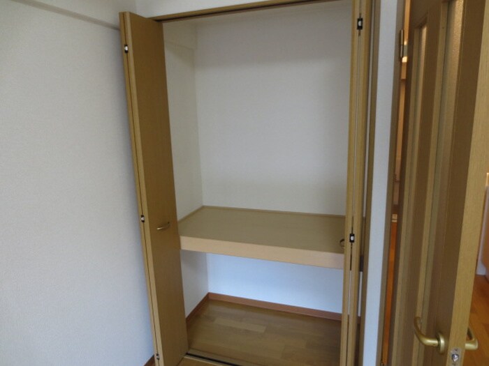 物件内観写真10　(収納)
