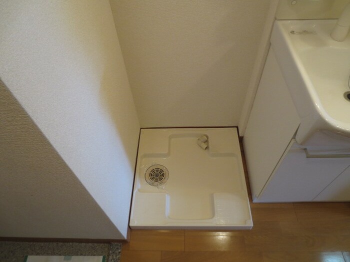 物件内観写真14　(洗濯機置場)