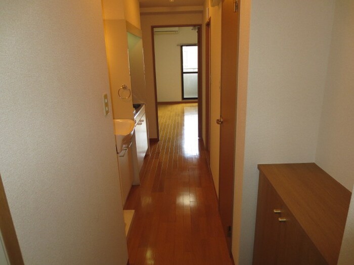 物件内観写真16　(廊下)