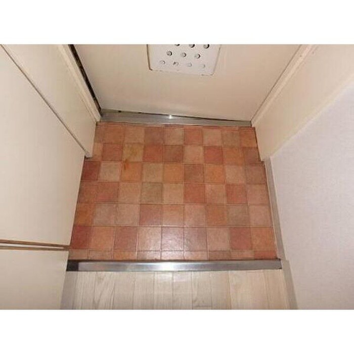 物件内観写真13　(玄関)