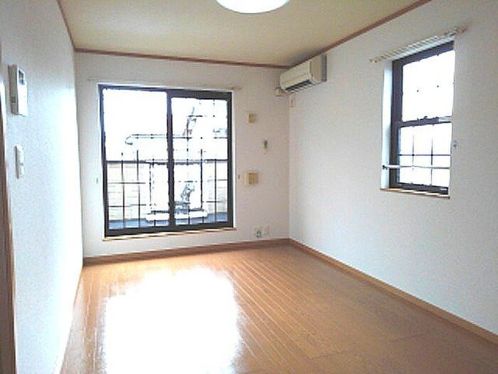 物件内観写真4　(居室)