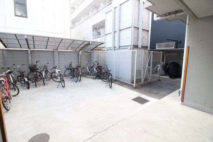 物件外観写真5　(駐輪場)