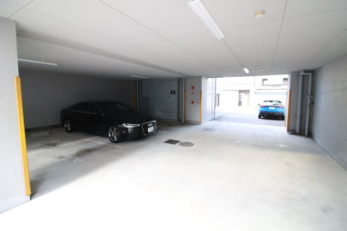 物件外観写真6　(駐車場)