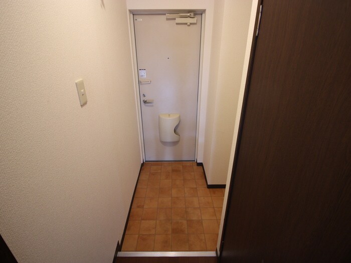 物件内観写真16　(玄関)