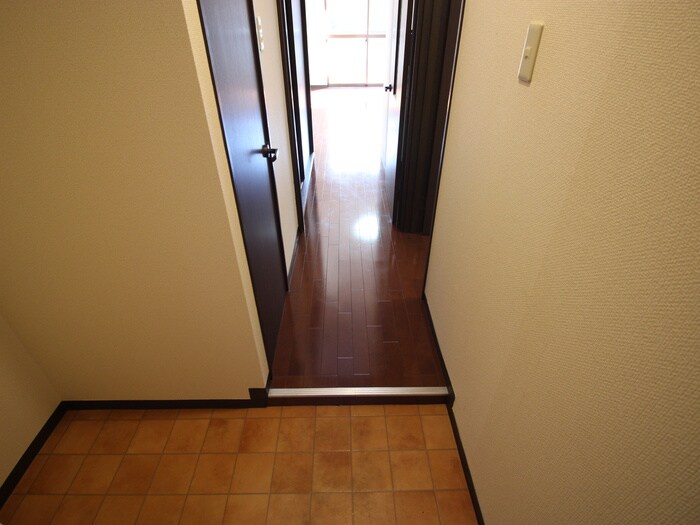 物件内観写真17　(廊下)