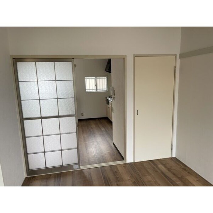 物件内観写真3　(居室)