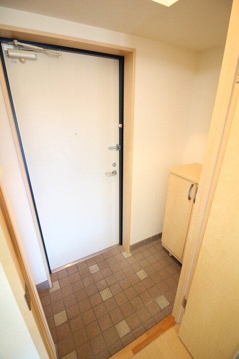 物件内観写真13　(玄関)