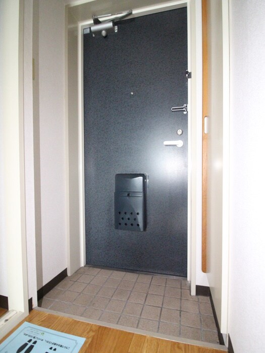 物件内観写真18　(玄関)