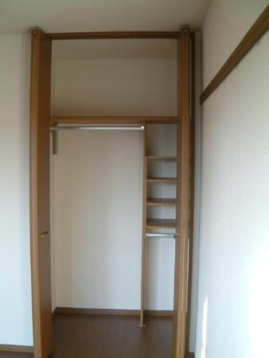 物件内観写真6　(収納)
