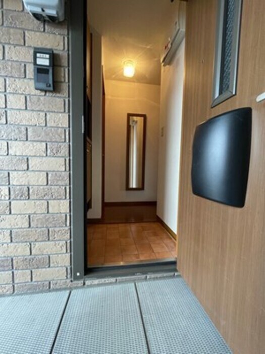 物件内観写真9　(玄関)