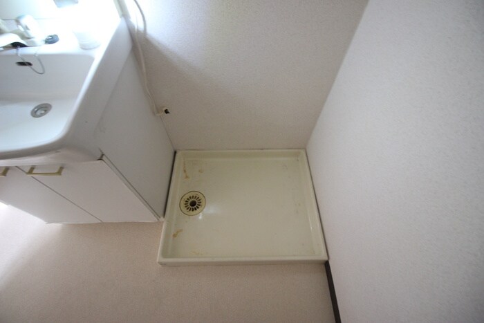 物件内観写真13　(洗濯機置場)