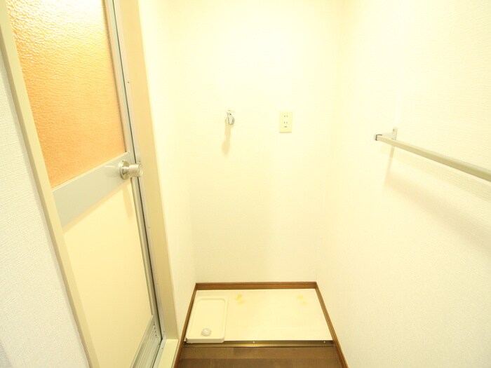 物件内観写真11　(洗濯機置場)
