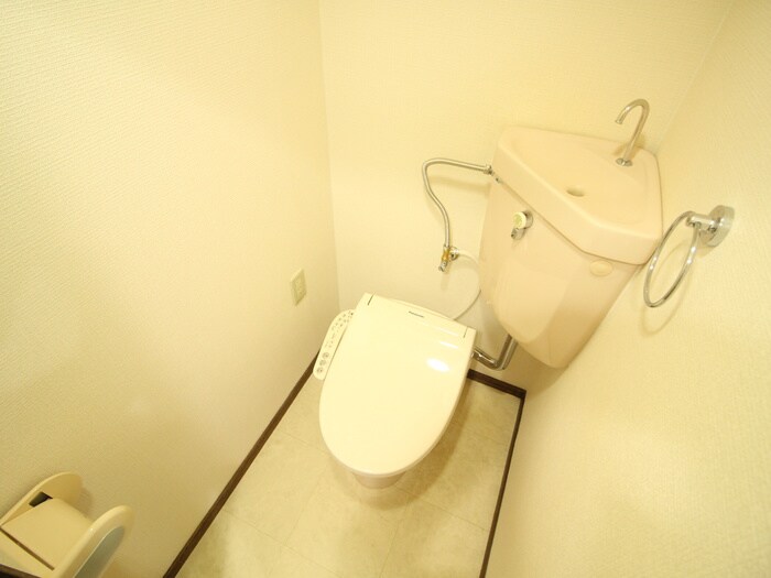 物件内観写真12　(洗濯機置場)