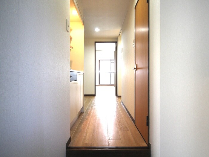 物件内観写真14　(廊下)