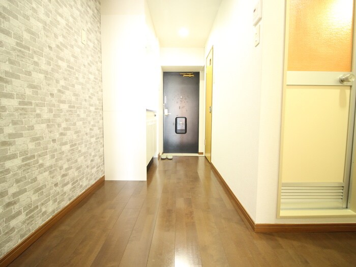 物件内観写真18　(玄関)