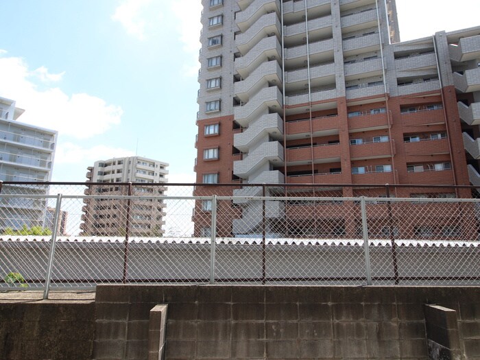 物件内観写真20　(室内からの展望)