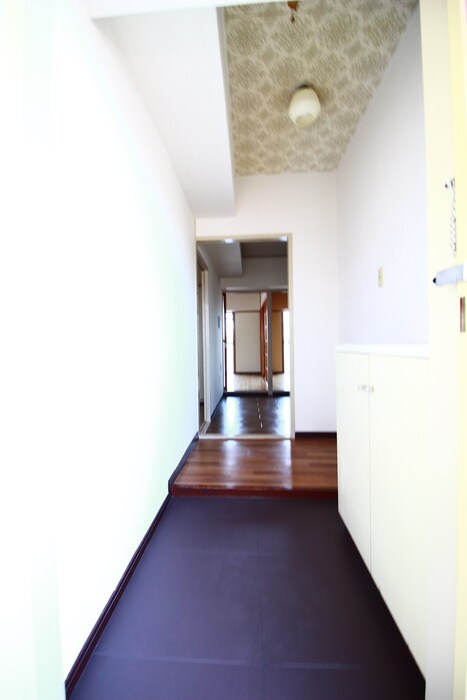 物件内観写真13　(玄関)