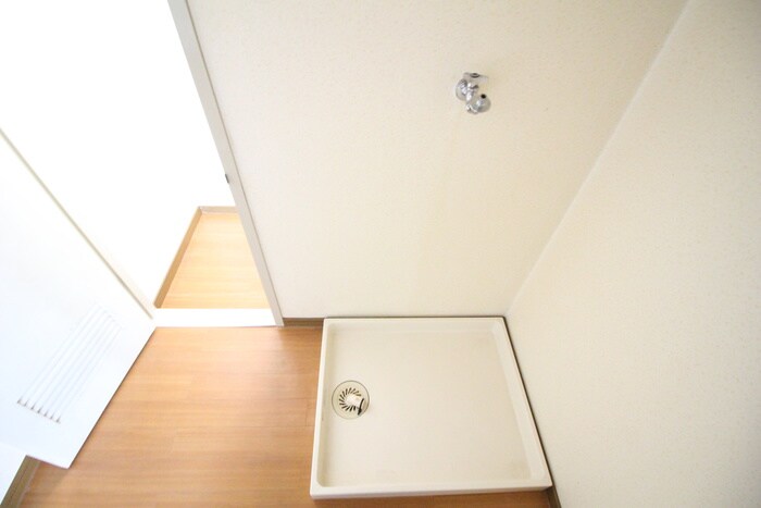 物件内観写真17　(洗濯機置場)